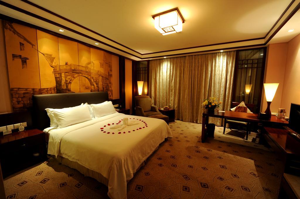 Taicang Zhonggu International Hotel Εξωτερικό φωτογραφία