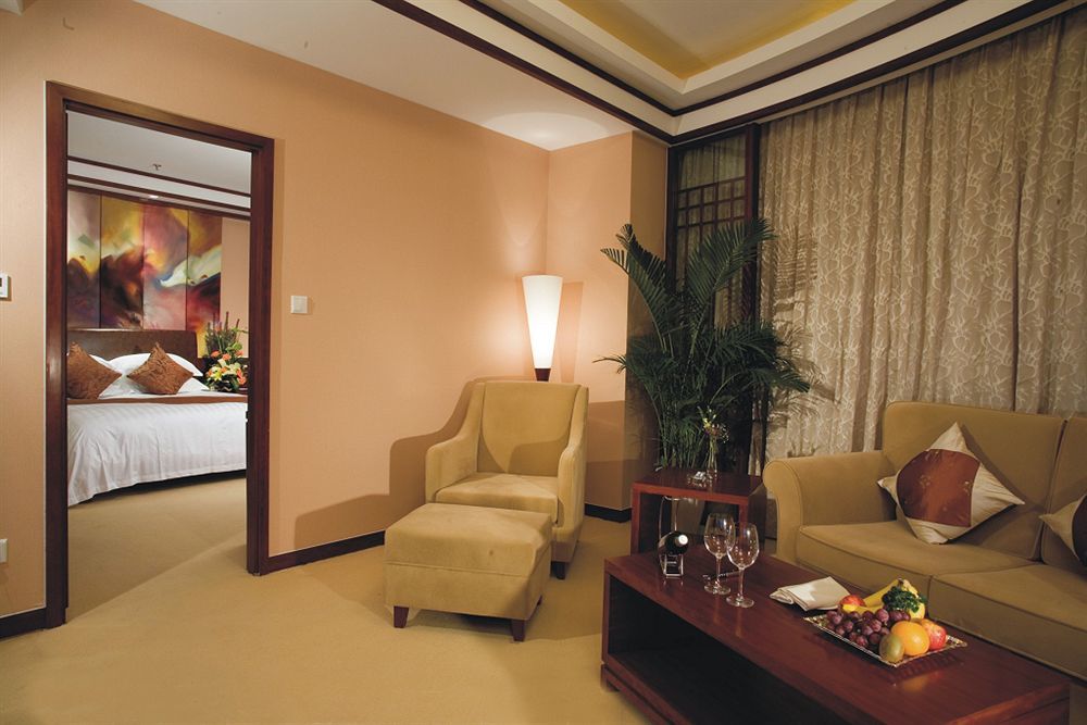 Taicang Zhonggu International Hotel Εξωτερικό φωτογραφία